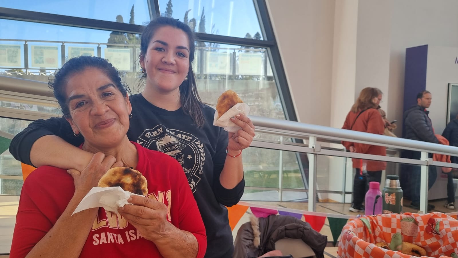 Historias: Hilda, la mujer que vendiendo semitas ayudó a sus hijas a estudiar