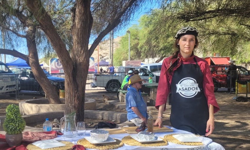 Desafiando estereotipos: de estudiante de arquitectura a ser la mejor asadora de San Juan