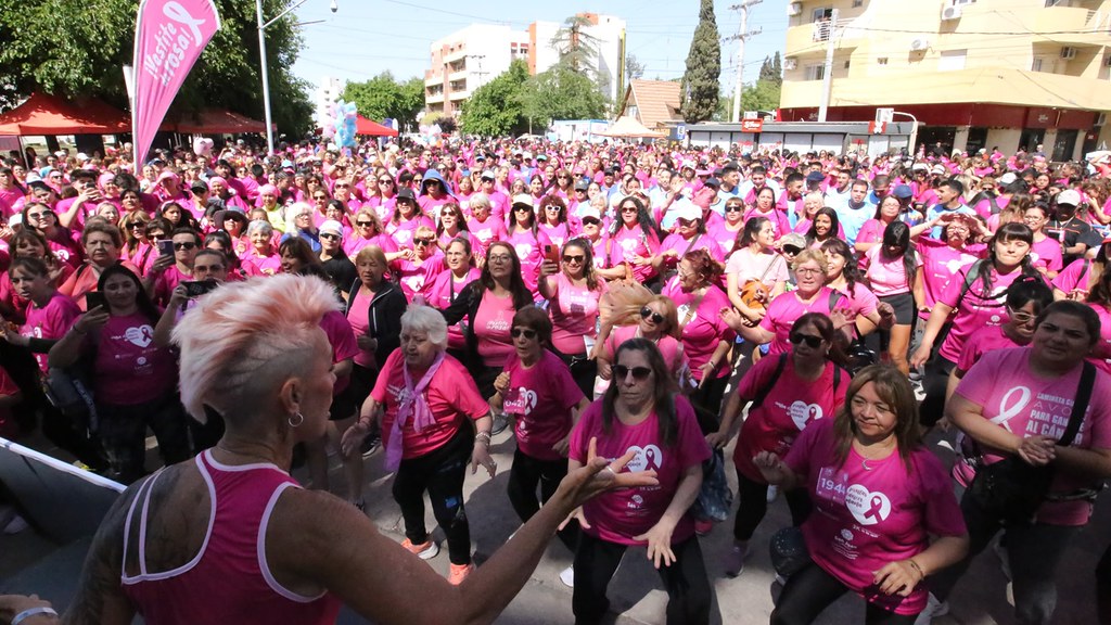  En fotos: así fue la maratón“Juntas contra el cáncer de mama”