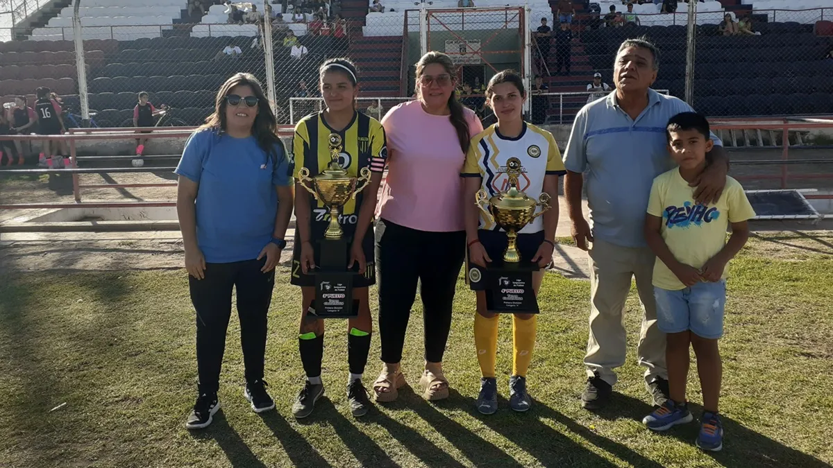 Fútbol femenino: Atenas se subió al podio de la Copa Oro