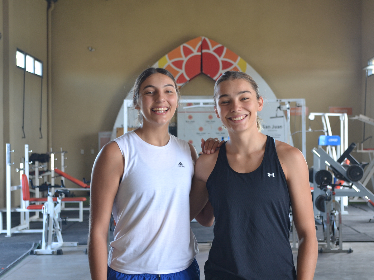 Las “Leoncitas” Paula López y Lucía Ladrón de Guevara disfrutan de sus vacaciones en San Juan