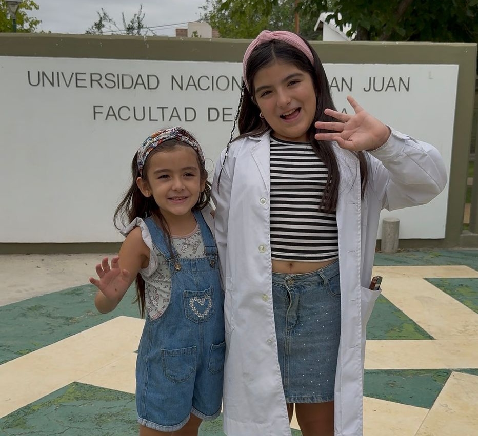 Bianca y Anto: las pequeñas ingenieras que invitan a niñas a descubrir la ciencia