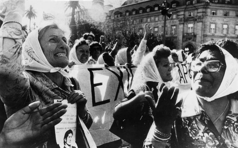 Madres y Abuelas de Plaza de Mayo: las mujeres que salieron a buscar la verdad que ocultaba la dictadura más sangrienta