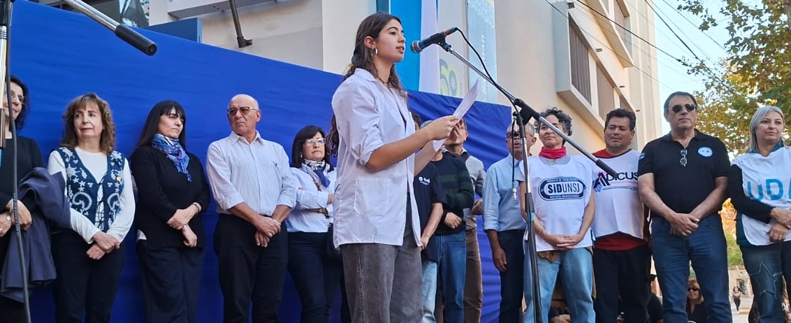 El discurso de una adolescente se convirtió en una de las voces más fuertes de la Marcha Universitaria